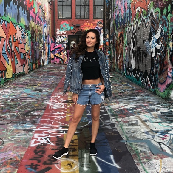 Meet your Posher, Adrianna C David ⭐️ - Picture 11 of 15